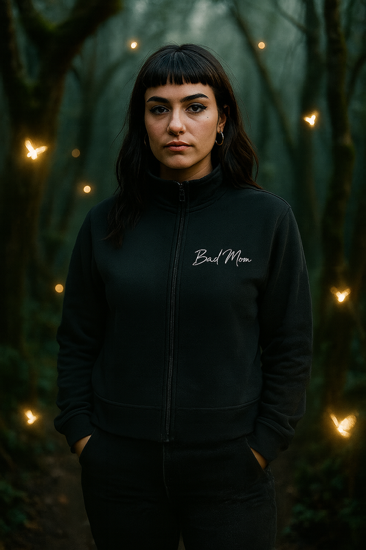 Unisex-Pullover mit durchgehendem Reißverschluss aus recyceltem Mischgewebe "Bad Mom"